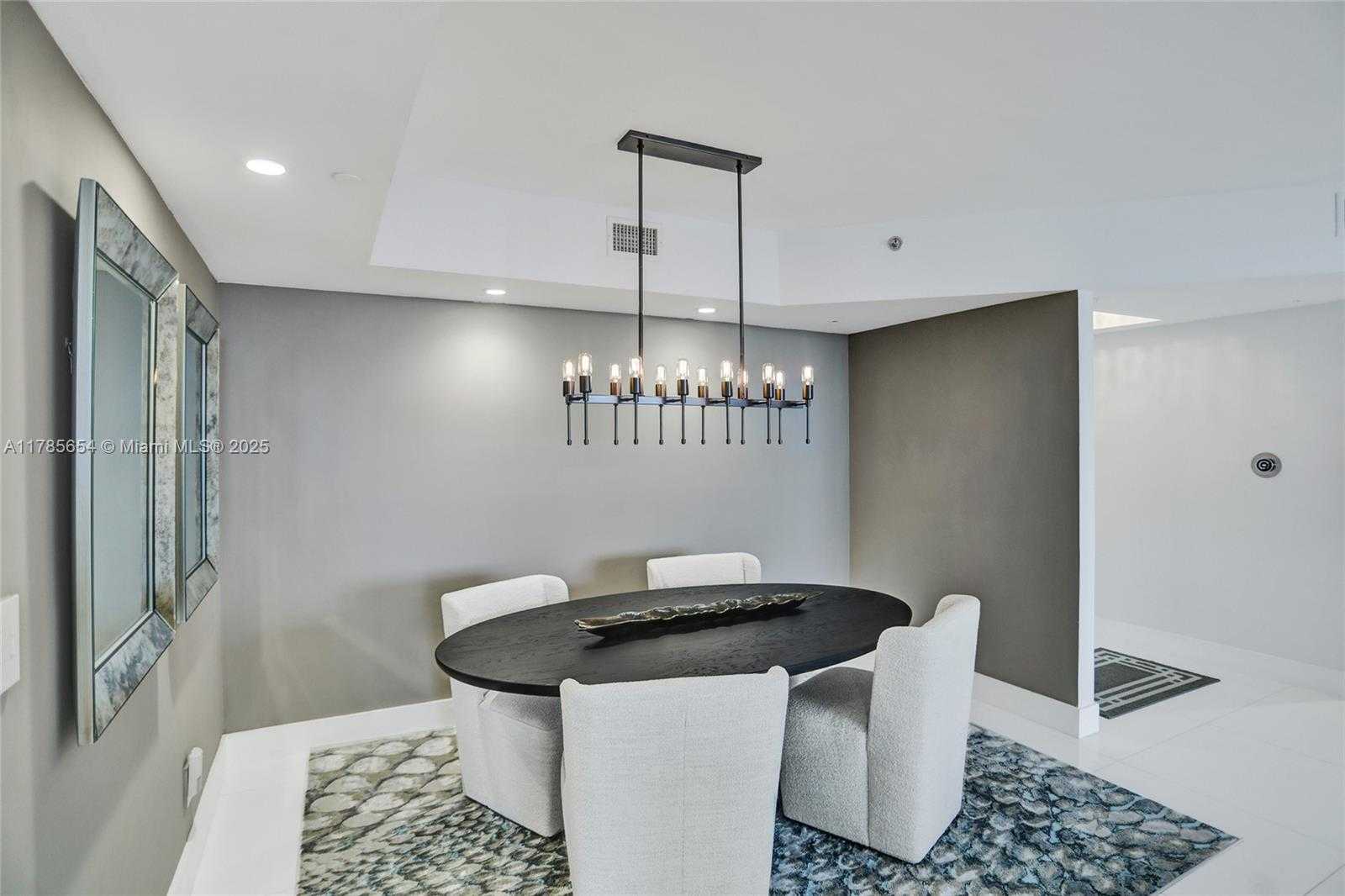 Small Image of 2000 ISLAND BLVD #2008, Aventura Number 17