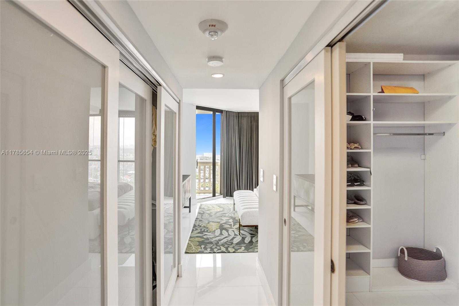 Small Image of 2000 ISLAND BLVD #2008, Aventura Number 27