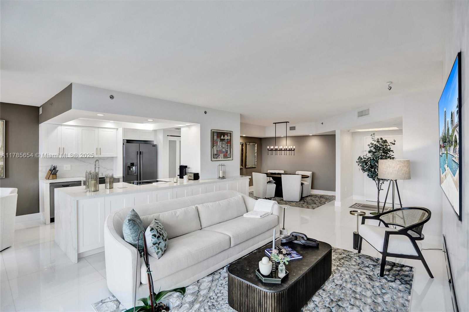 Small Image of 2000 ISLAND BLVD #2008, Aventura Number 3