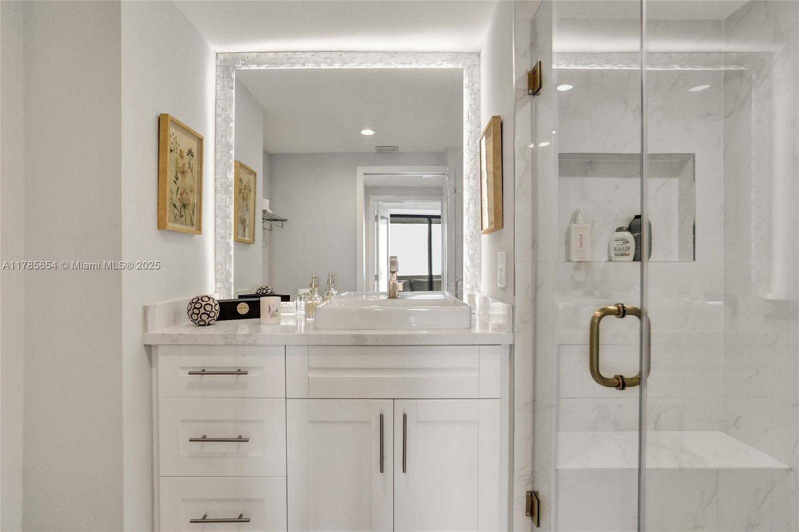 Small Image of 2000 ISLAND BLVD #2008, Aventura Number 35
