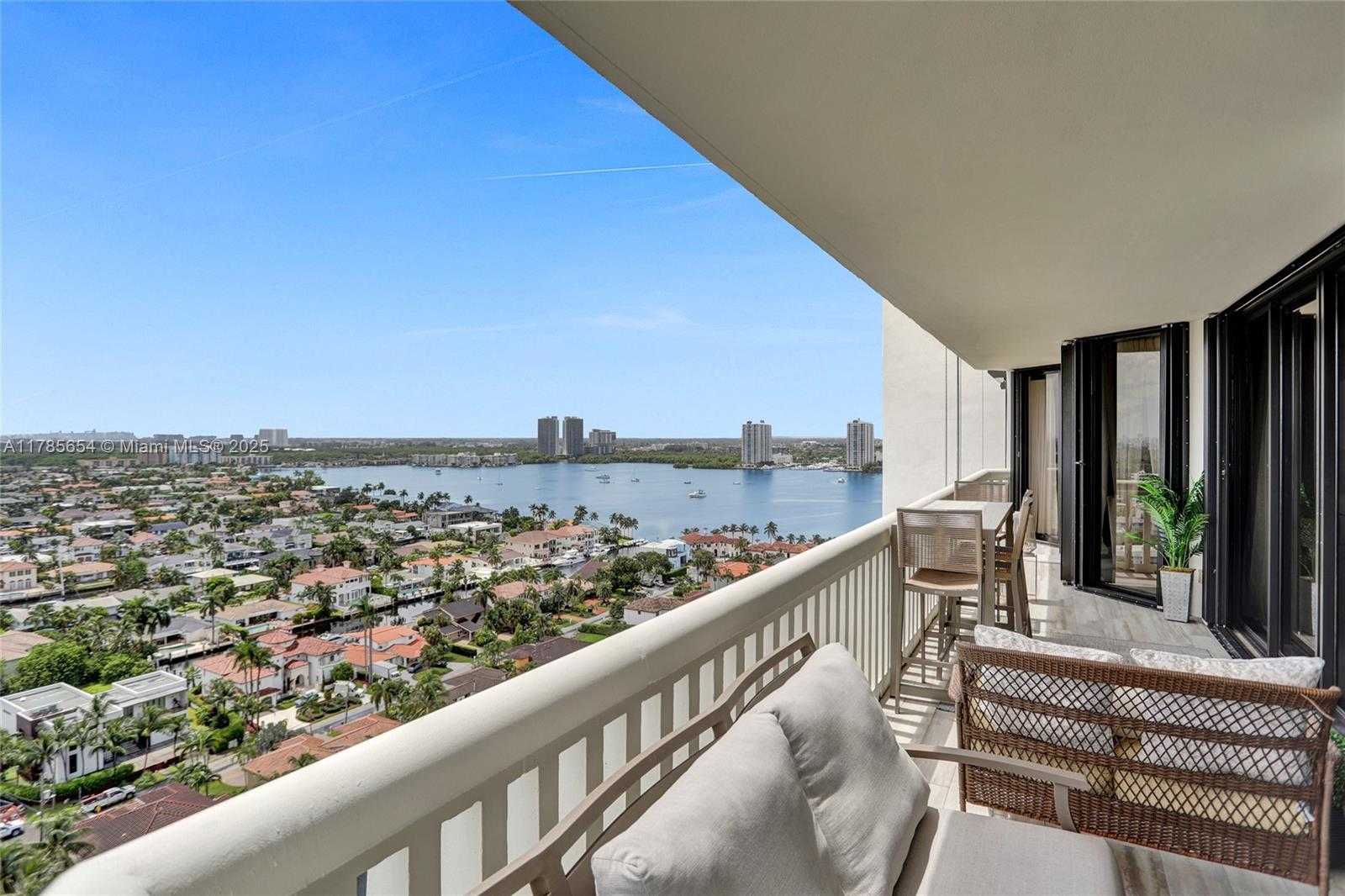 Small Image of 2000 ISLAND BLVD #2008, Aventura Number 39