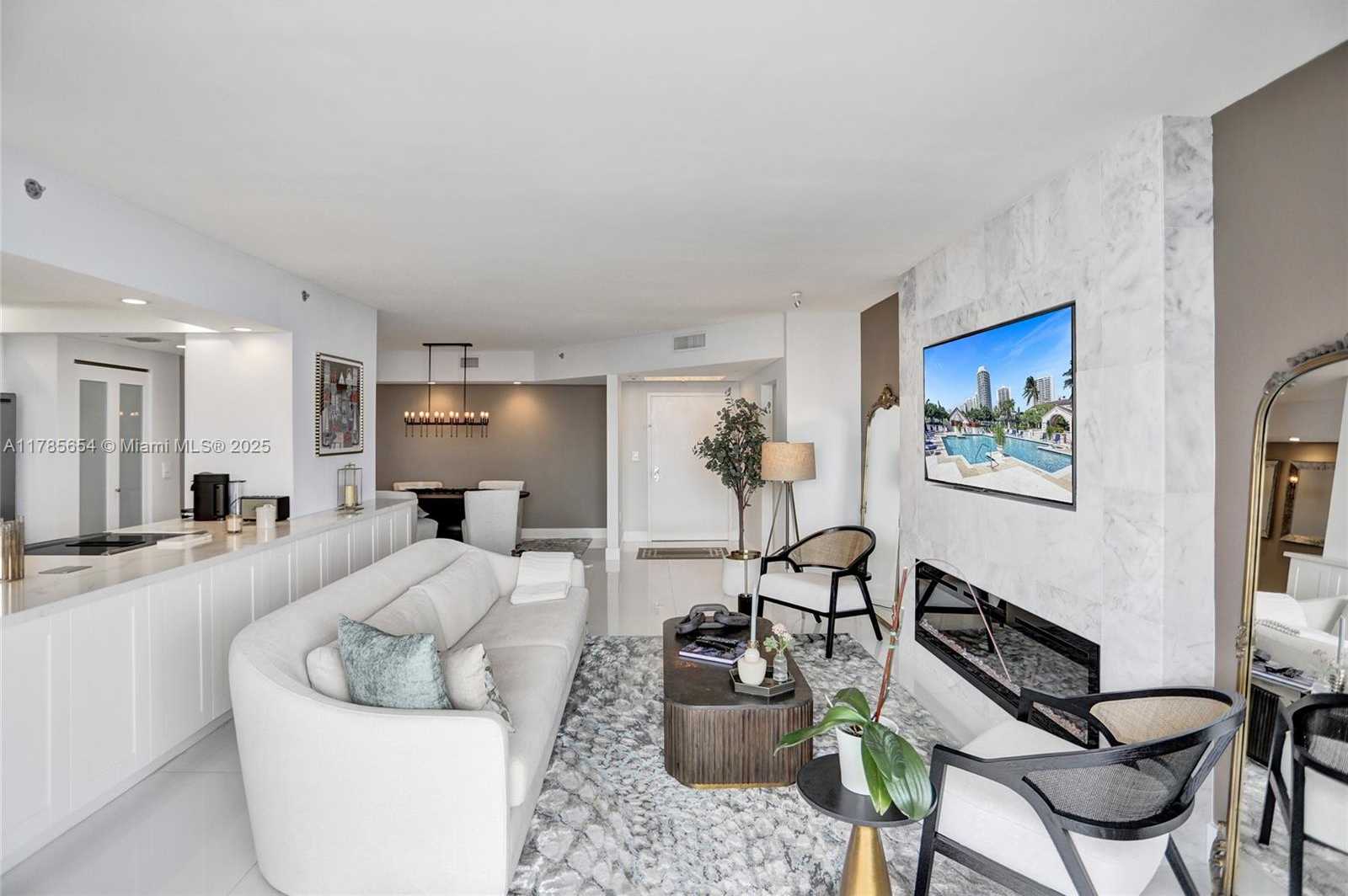 Small Image of 2000 ISLAND BLVD #2008, Aventura Number 4