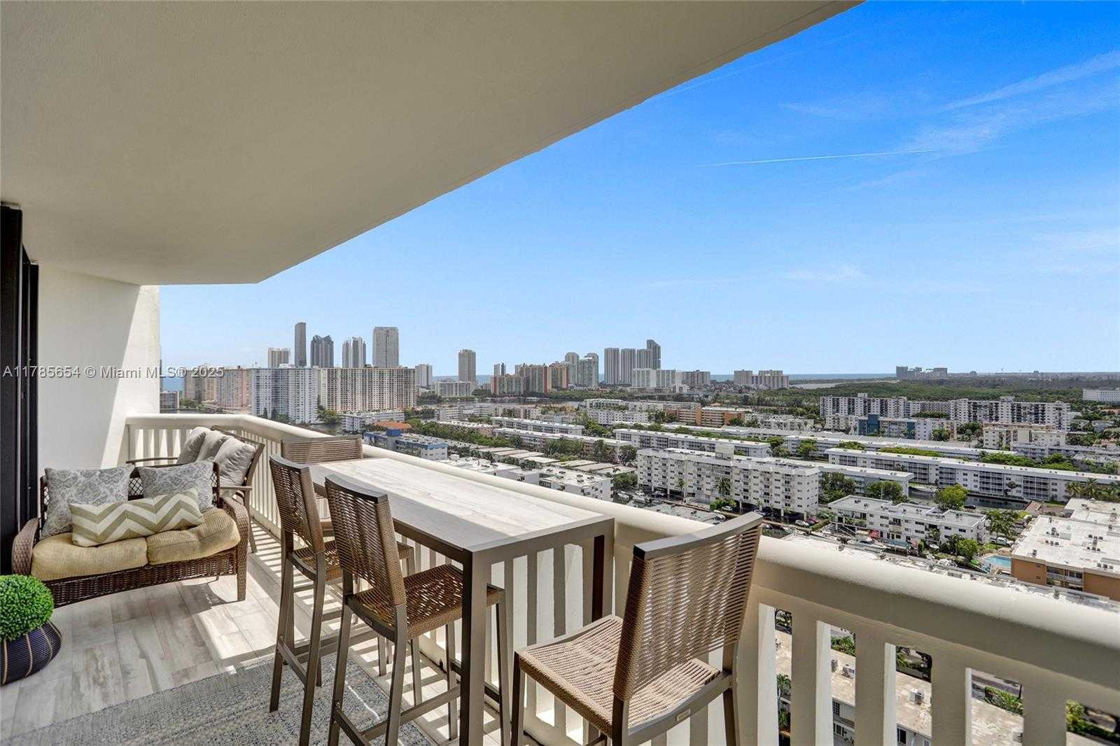 Small Image of 2000 ISLAND BLVD #2008, Aventura Number 40