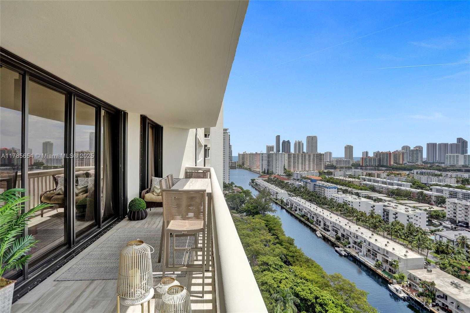 Small Image of 2000 ISLAND BLVD #2008, Aventura Number 41