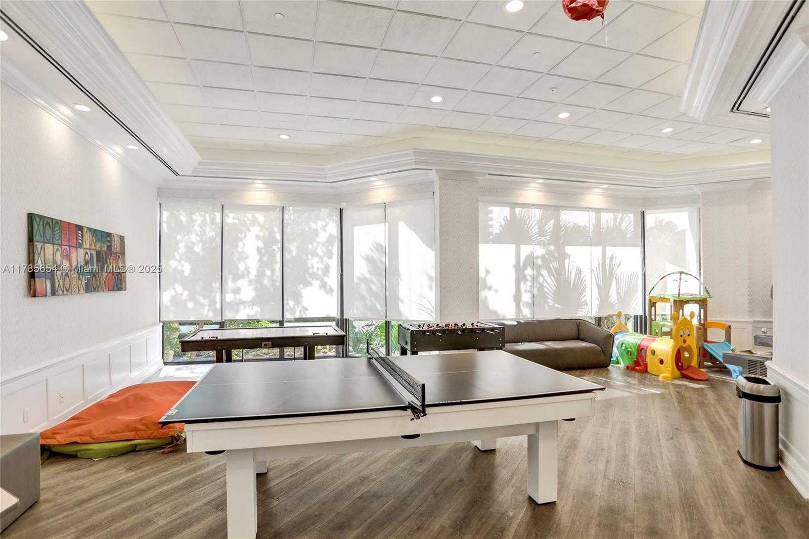 Small Image of 2000 ISLAND BLVD #2008, Aventura Number 50