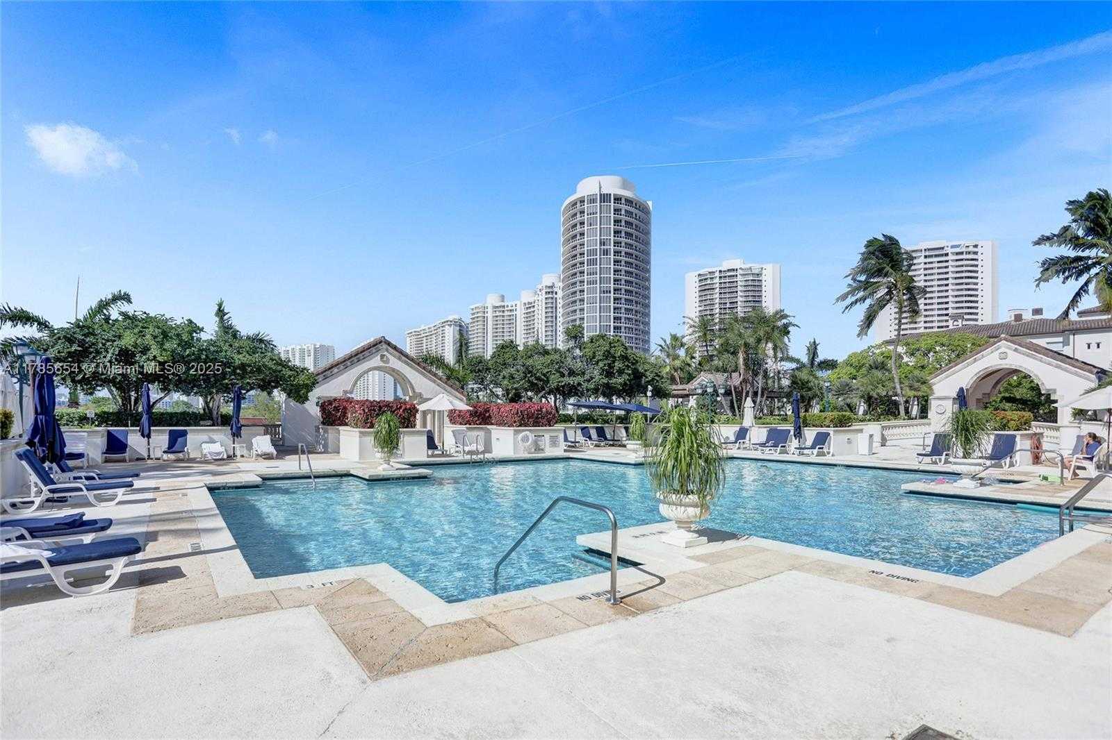 Small Image of 2000 ISLAND BLVD #2008, Aventura Number 54