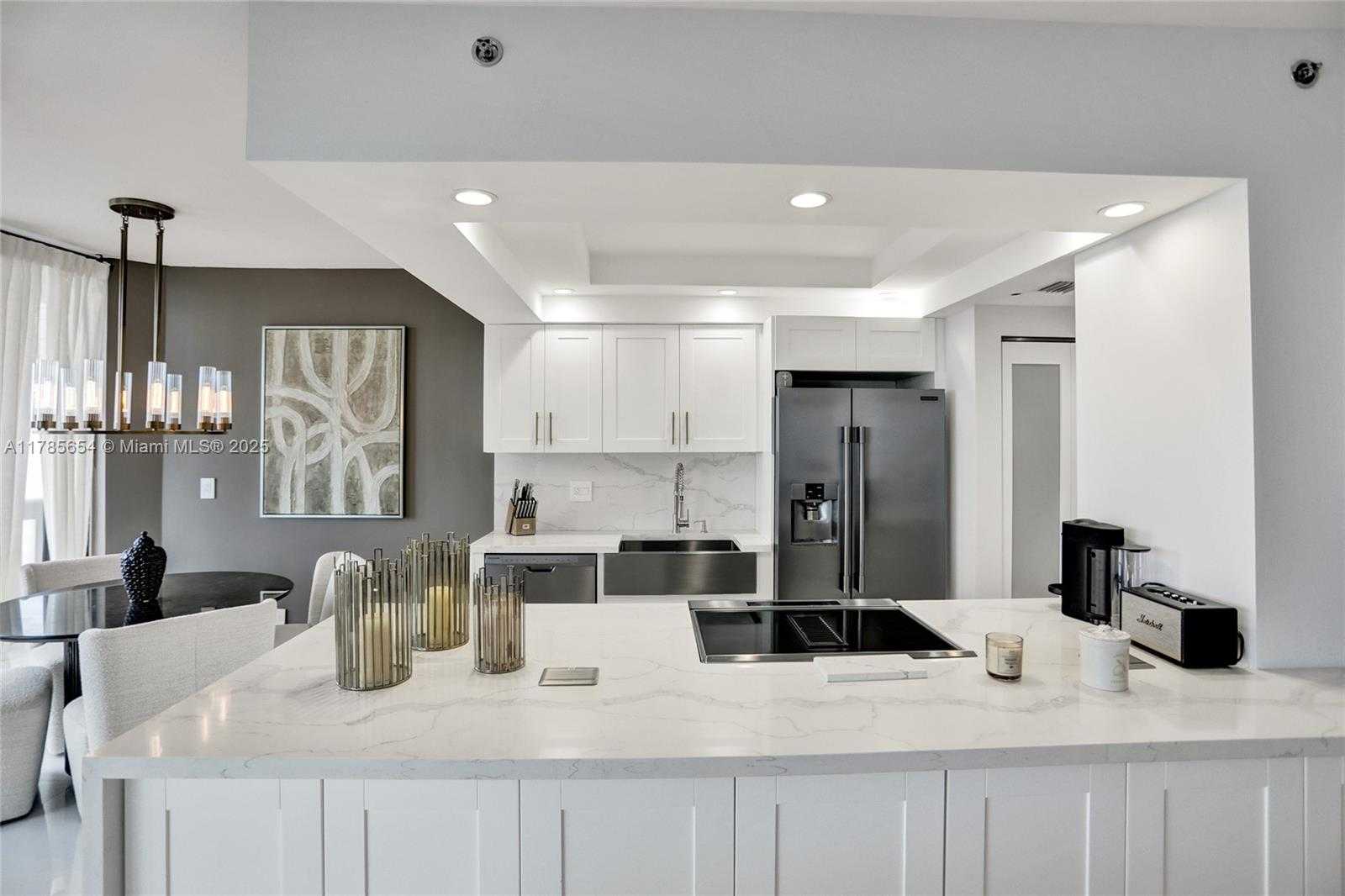 Small Image of 2000 ISLAND BLVD #2008, Aventura Number 9