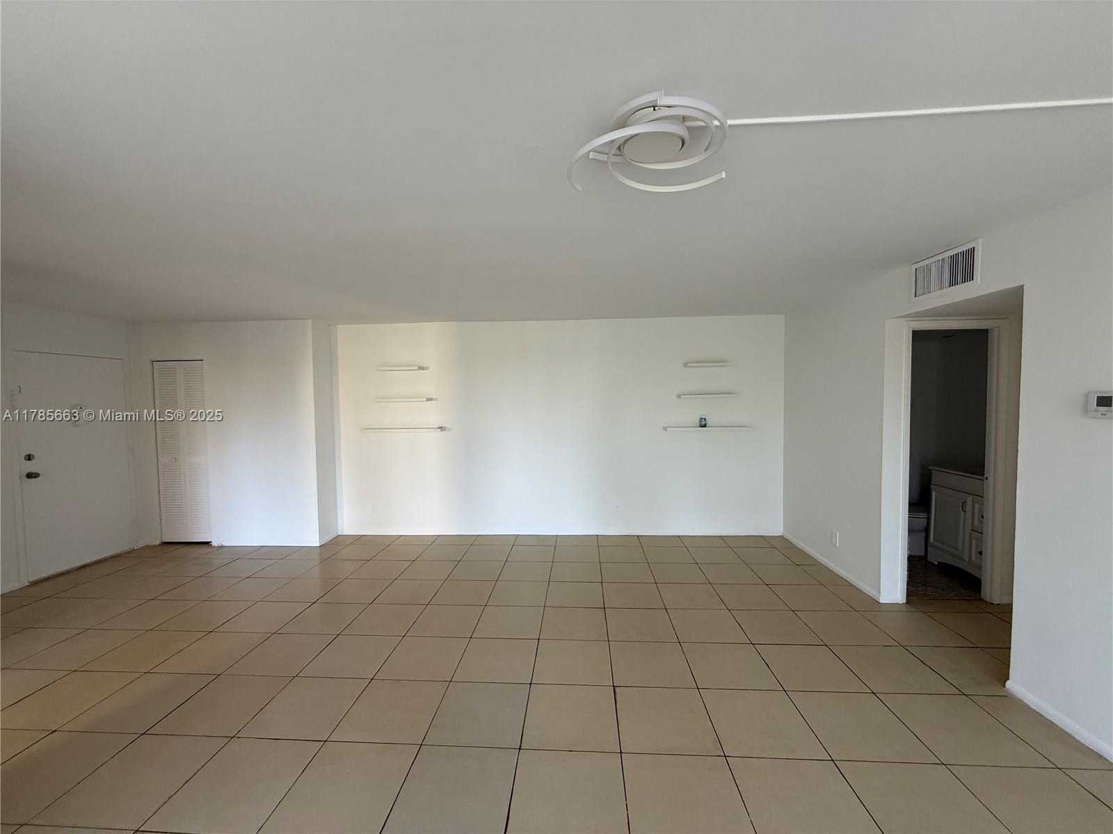 Small Image of 952 NORTH EAST 199TH ST #4K, Miami Number 10