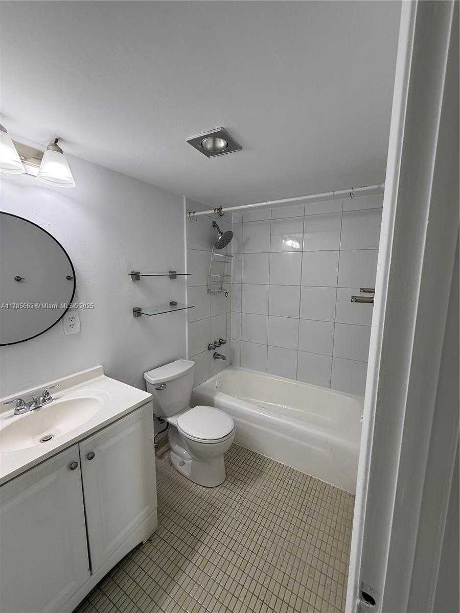 Small Image of 952 NORTH EAST 199TH ST #4K, Miami Number 12