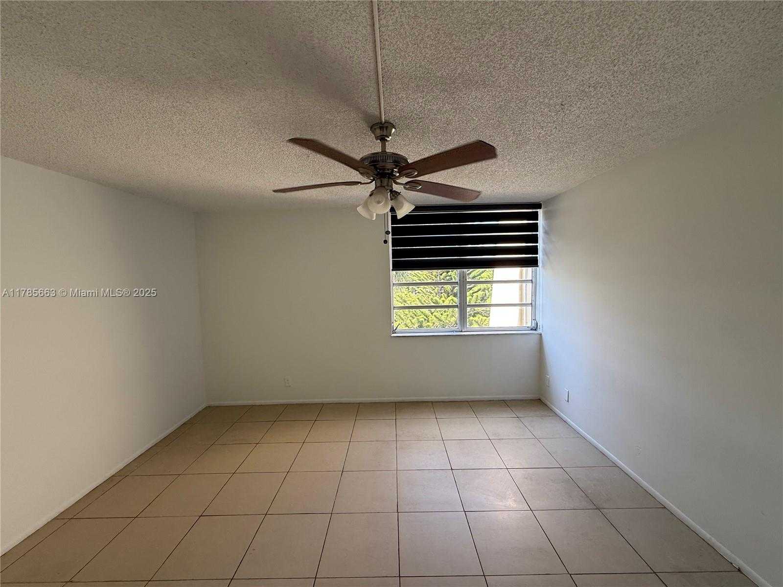 Small Image of 952 NORTH EAST 199TH ST #4K, Miami Number 13