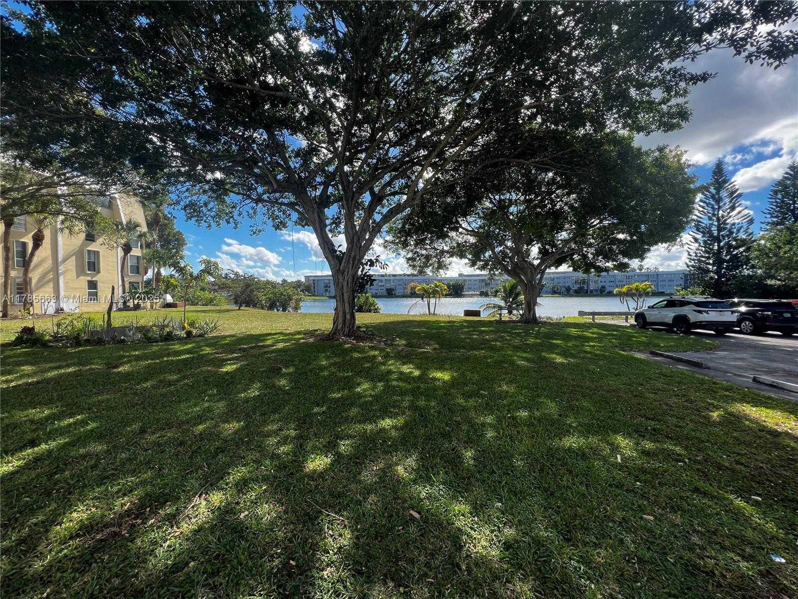 Small Image of 952 NORTH EAST 199TH ST #4K, Miami Number 17