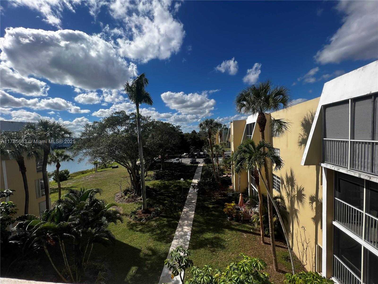 Small Image of 952 NORTH EAST 199TH ST #4K, Miami Number 19