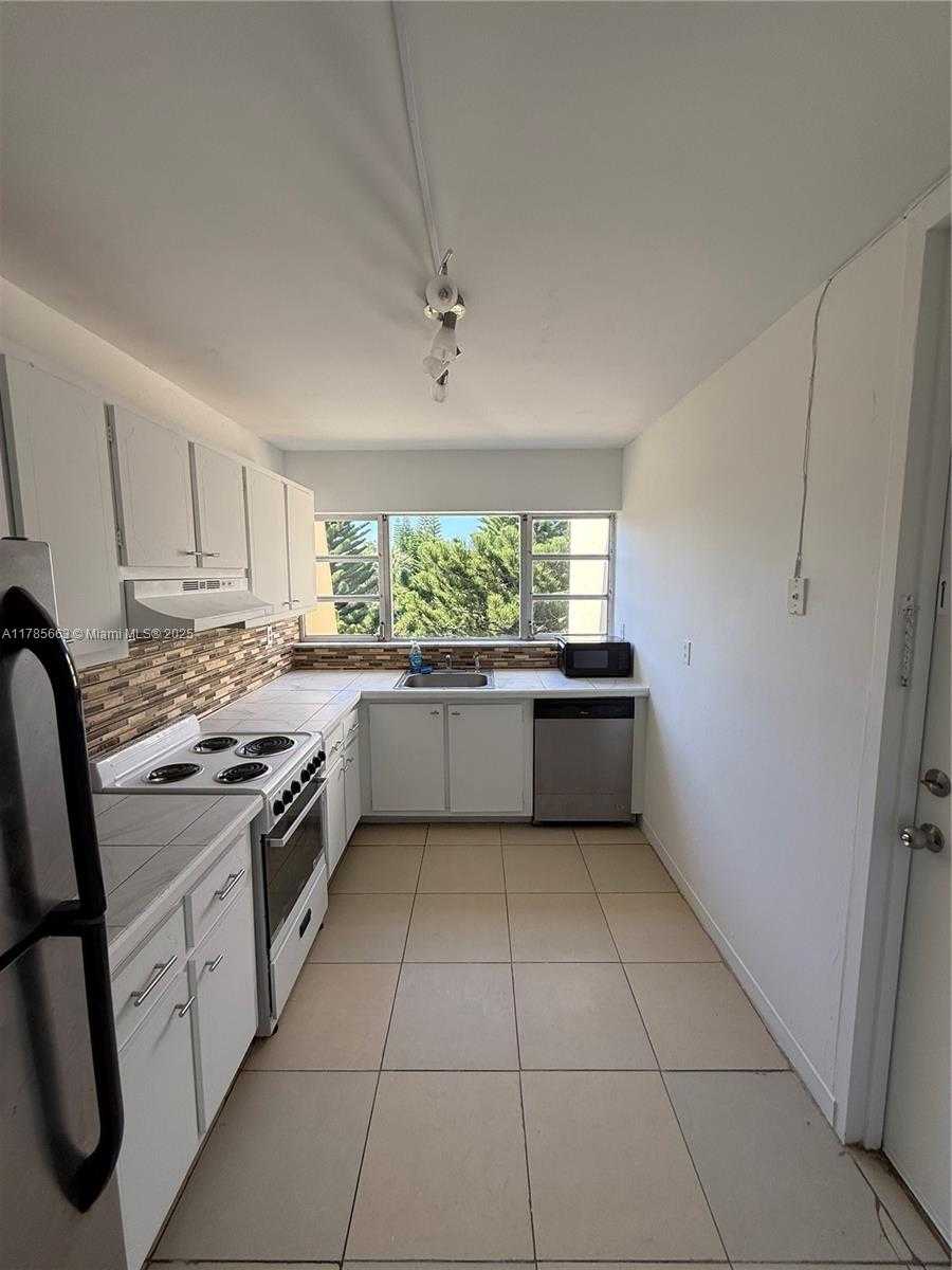 Small Image of 952 NORTH EAST 199TH ST #4K, Miami Number 4
