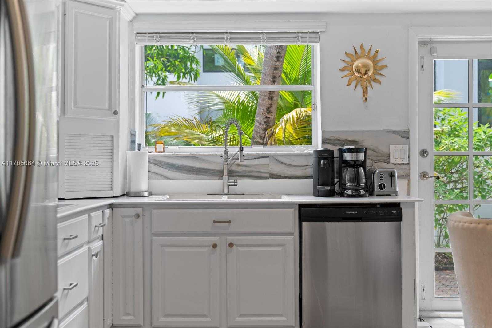 Small Image of 275 NORTH SHORE DR, Miami Beach Number 14
