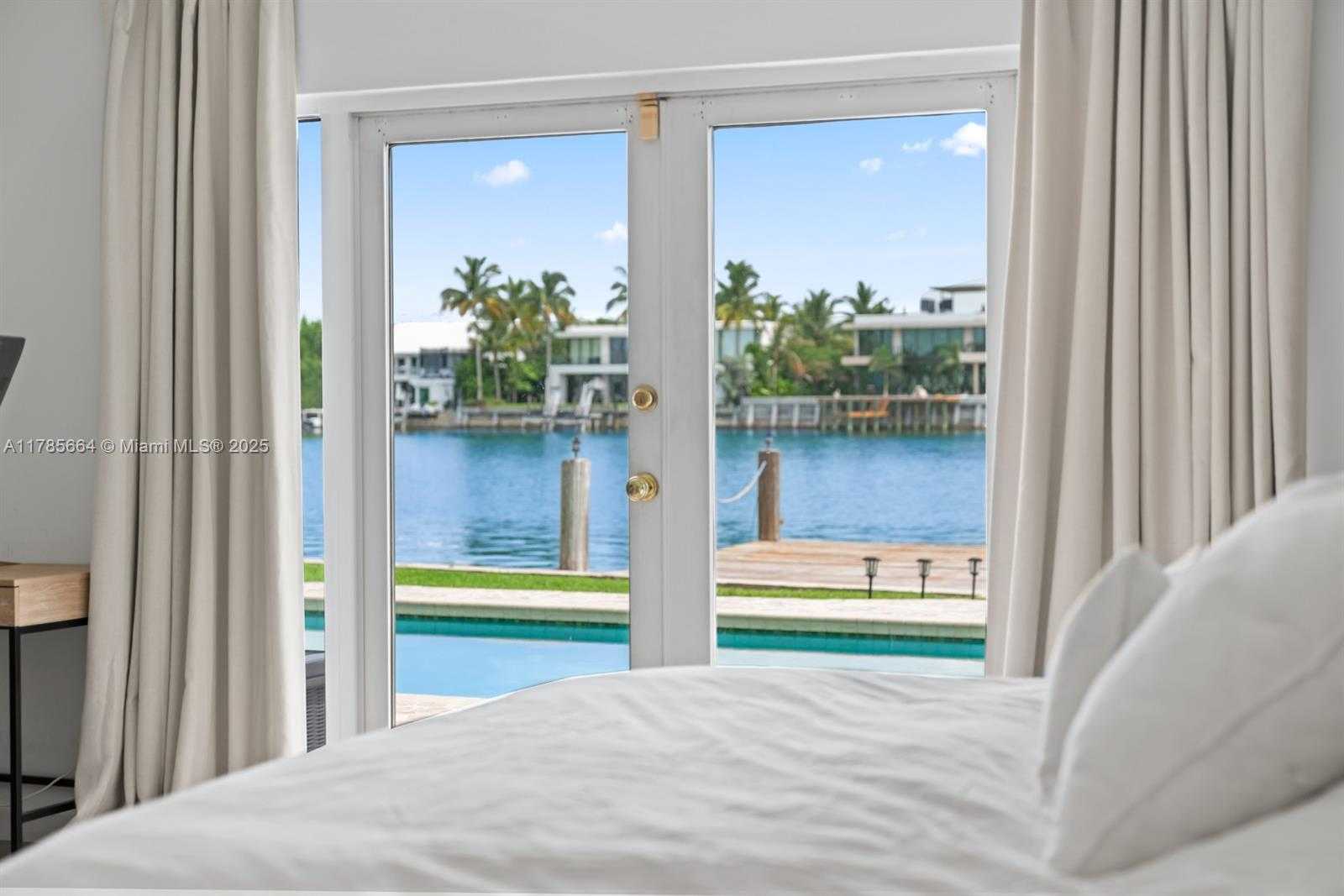 Small Image of 275 NORTH SHORE DR, Miami Beach Number 17