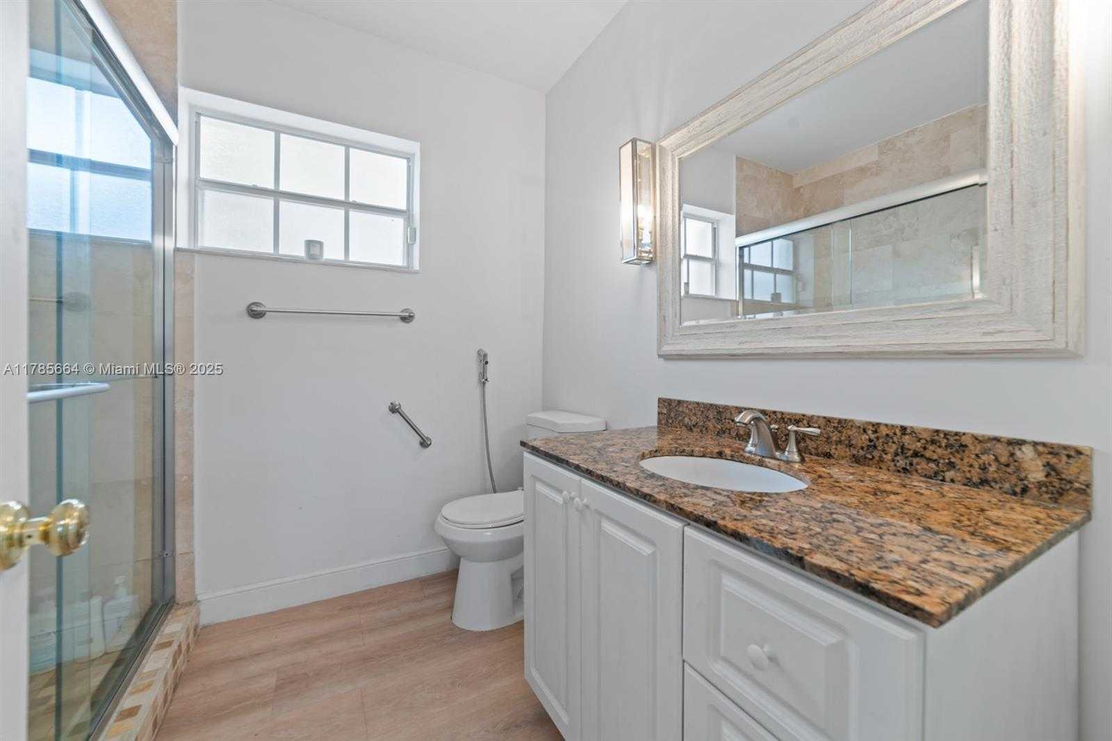 Small Image of 275 NORTH SHORE DR, Miami Beach Number 22