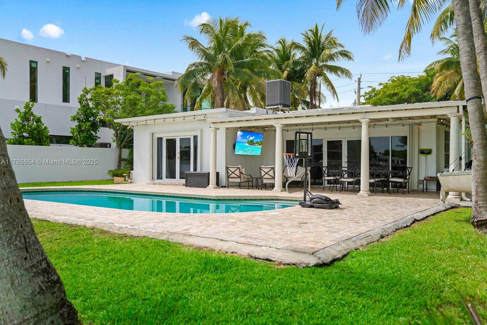 Small Image of 275 NORTH SHORE DR, Miami Beach Number 27