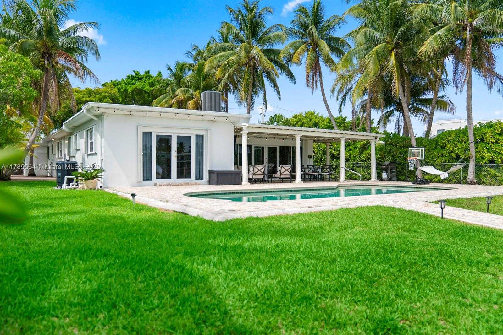 Small Image of 275 NORTH SHORE DR, Miami Beach Number 28