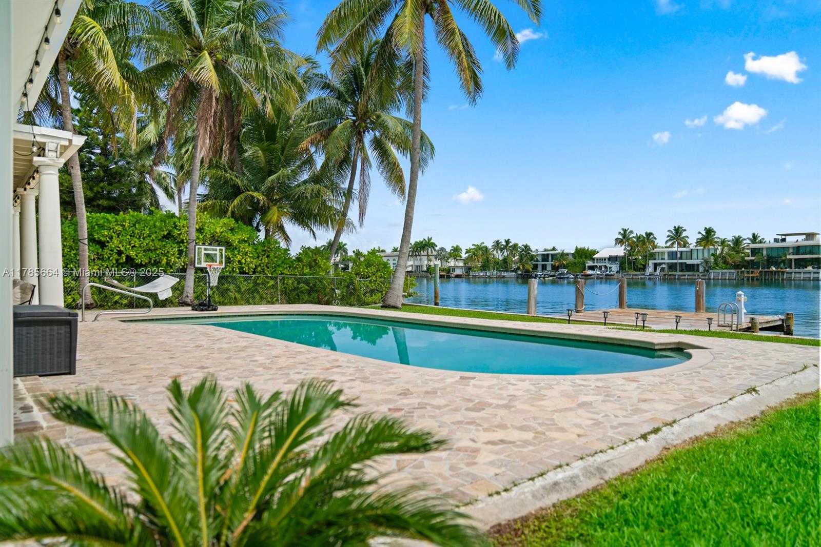 Small Image of 275 NORTH SHORE DR, Miami Beach Number 29