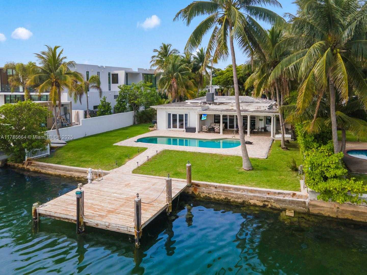 Small Image of 275 NORTH SHORE DR, Miami Beach Number 32