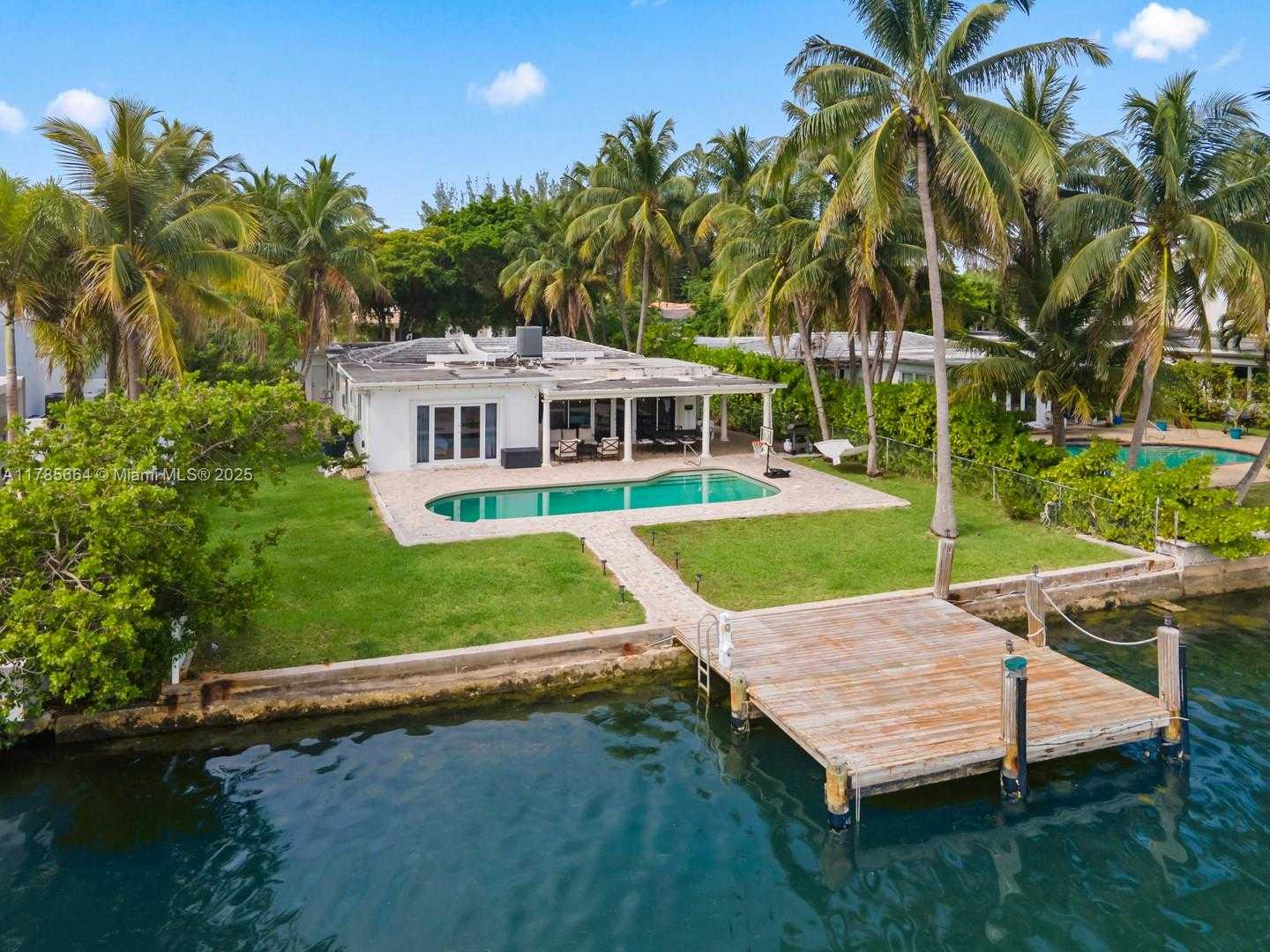 Small Image of 275 NORTH SHORE DR, Miami Beach Number 33