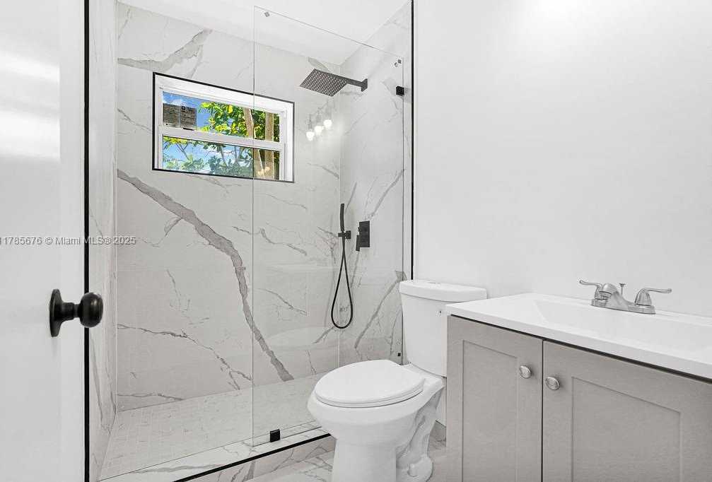 Imagen de Pequeño Objeto