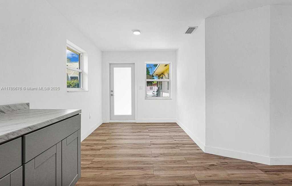 Imagen de Pequeño Objeto