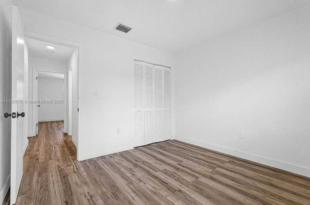 Imagen de Pequeño Objeto