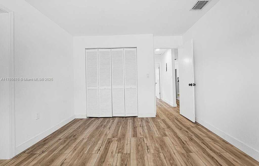 Imagen de Pequeño Objeto