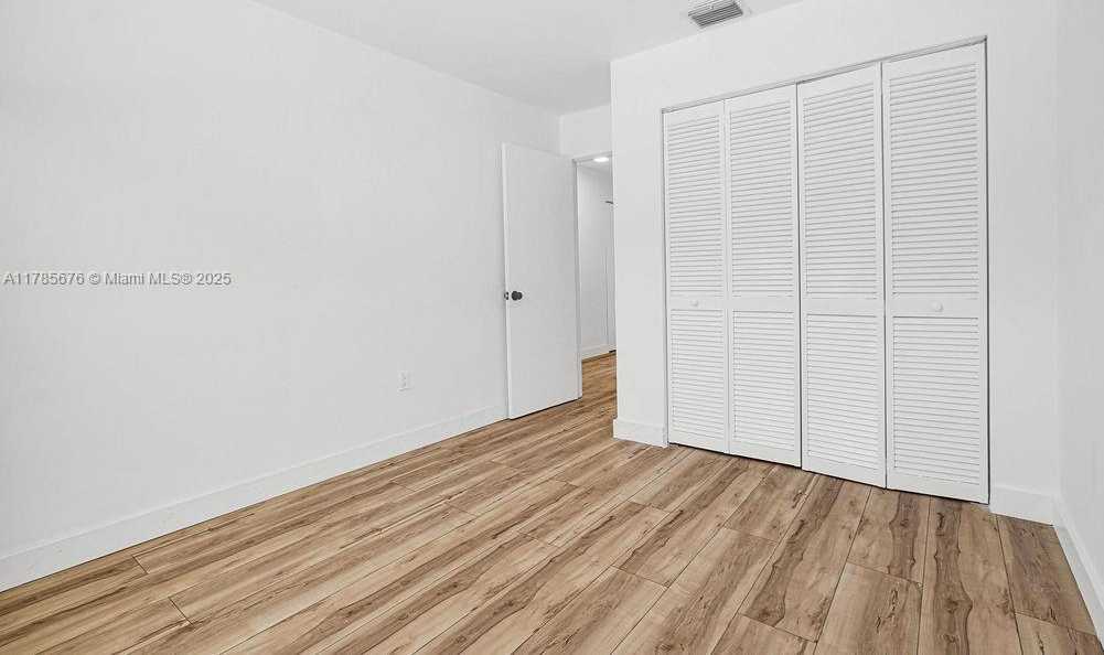 Imagen de Pequeño Objeto