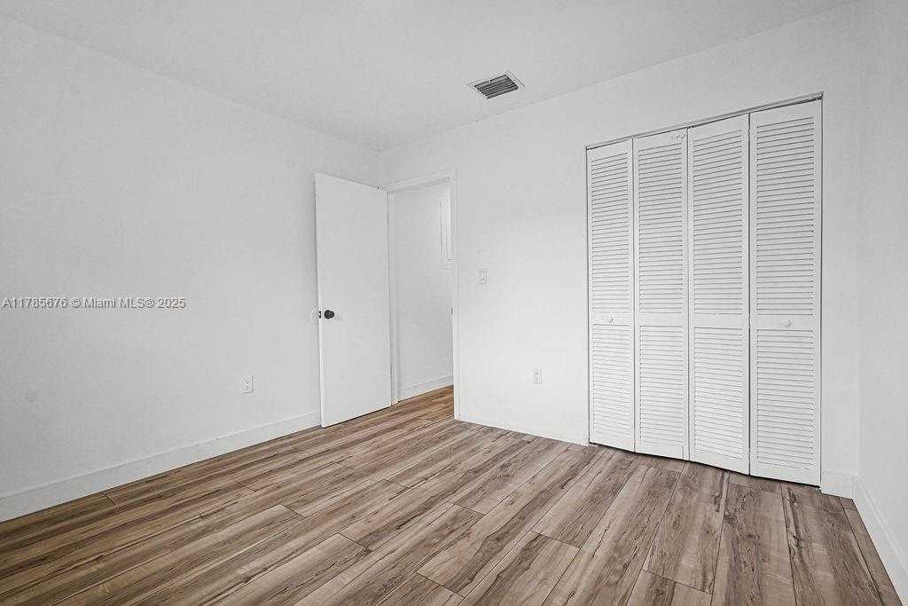 Imagen de Pequeño Objeto