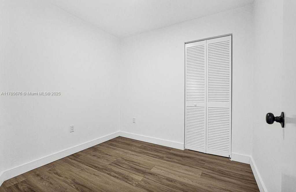 Imagen de Pequeño Objeto