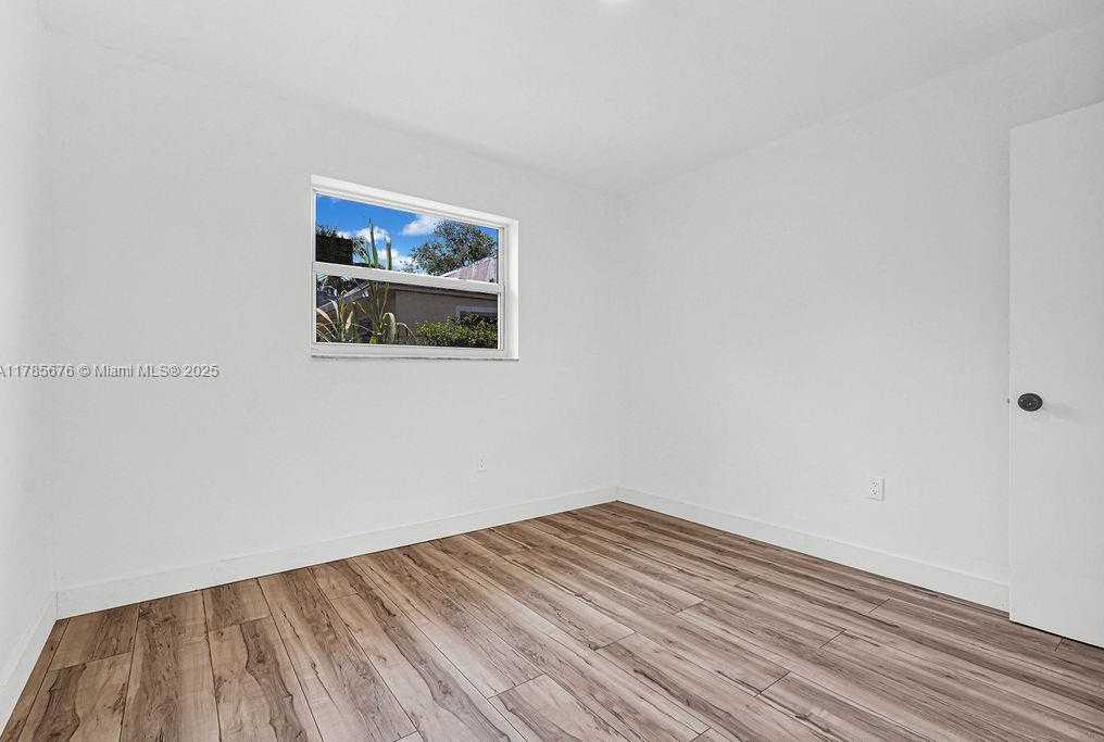 Imagen de Pequeño Objeto