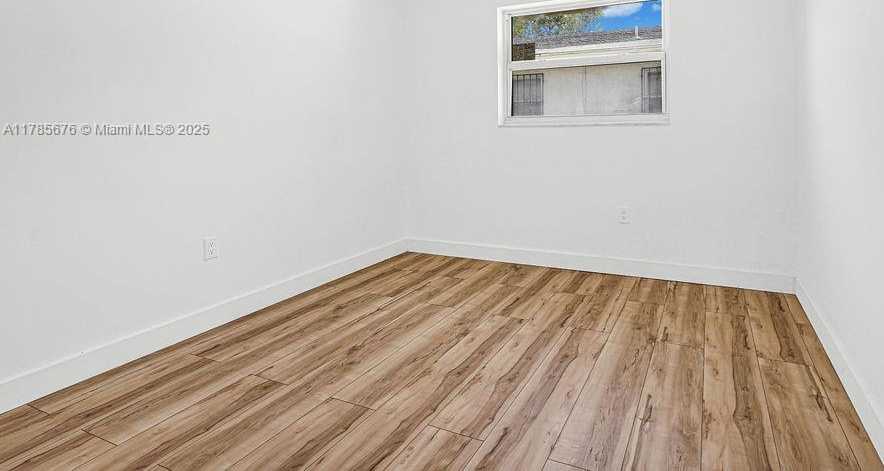 Imagen de Pequeño Objeto