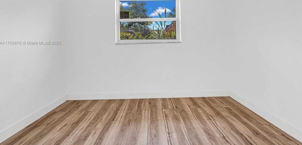 Imagen de Pequeño Objeto