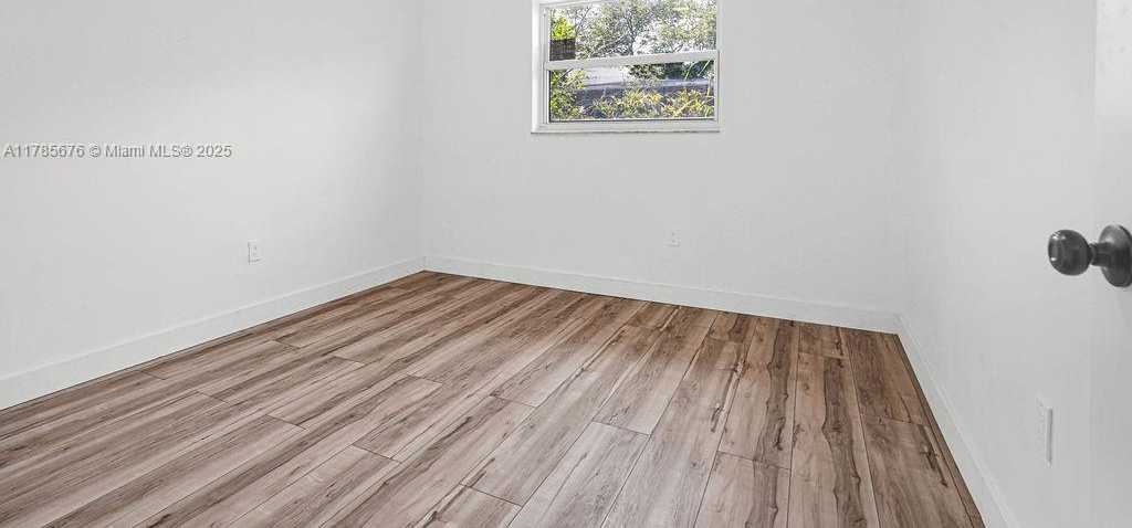 Imagen de Pequeño Objeto