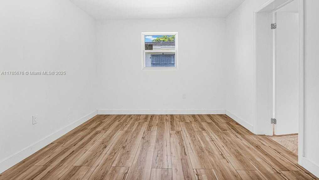 Imagen de Pequeño Objeto