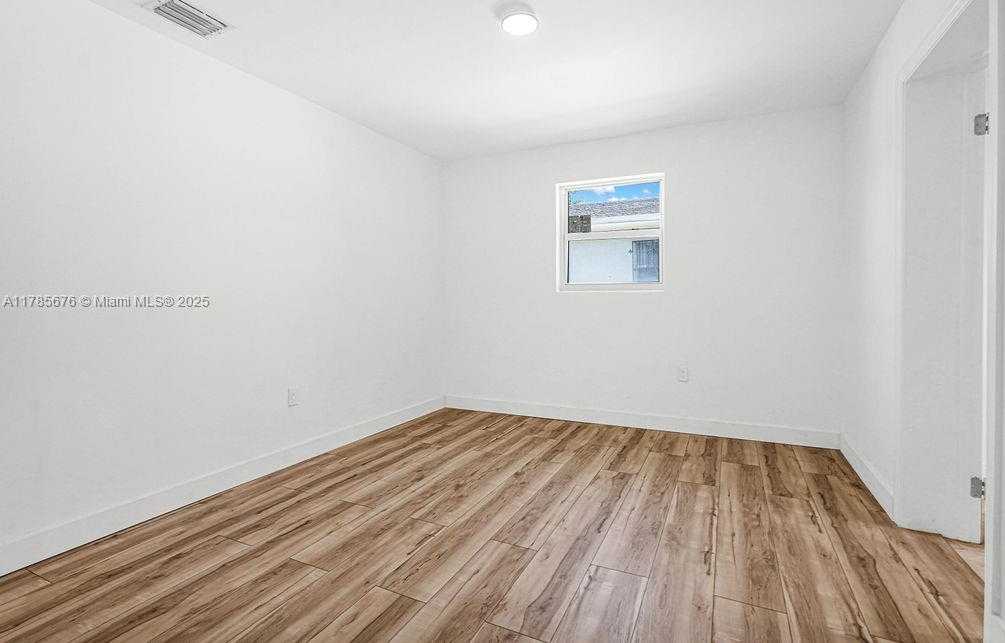 Imagen de Pequeño Objeto