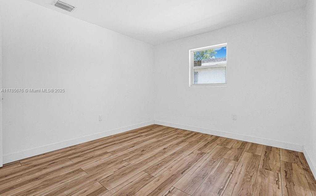 Imagen de Pequeño Objeto