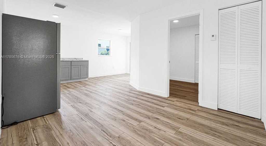 Imagen de Pequeño Objeto