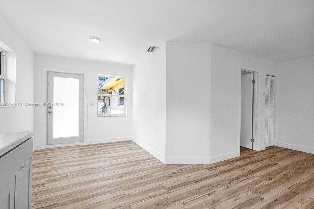 Imagen de Pequeño Objeto