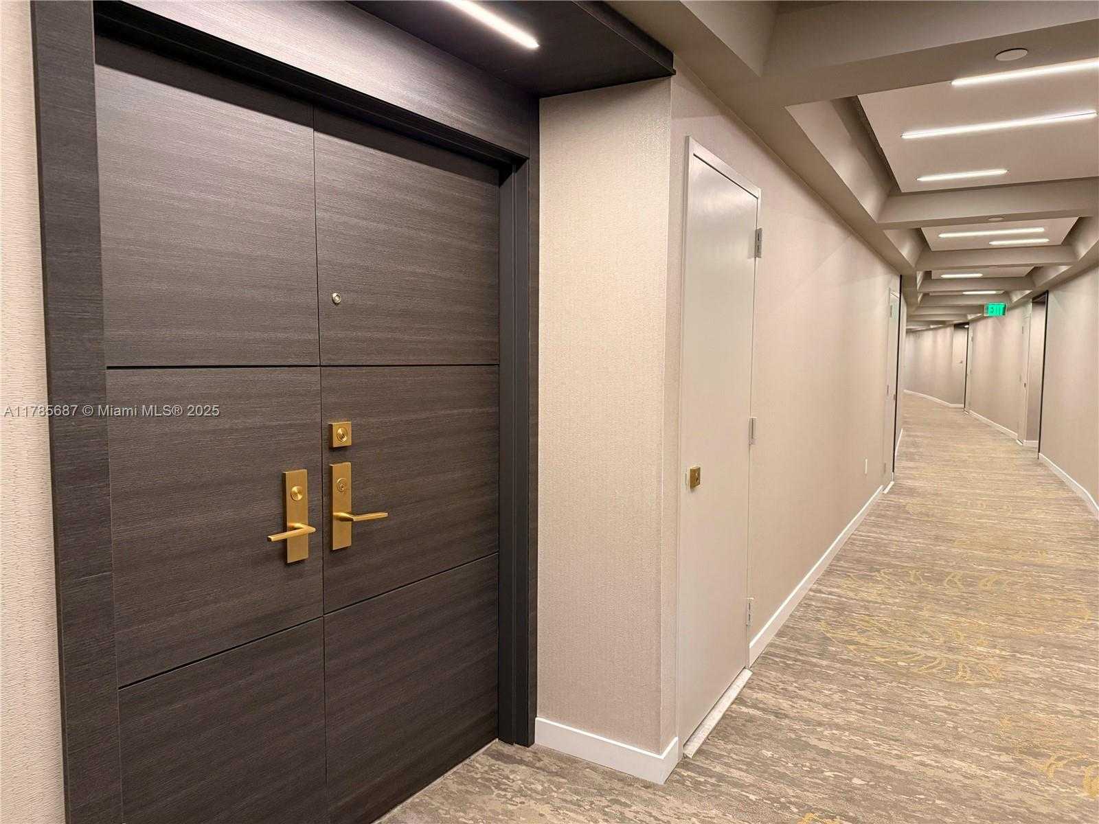 Small Image of 9 ISLAND AVE #2306, Miami Beach Number 11
