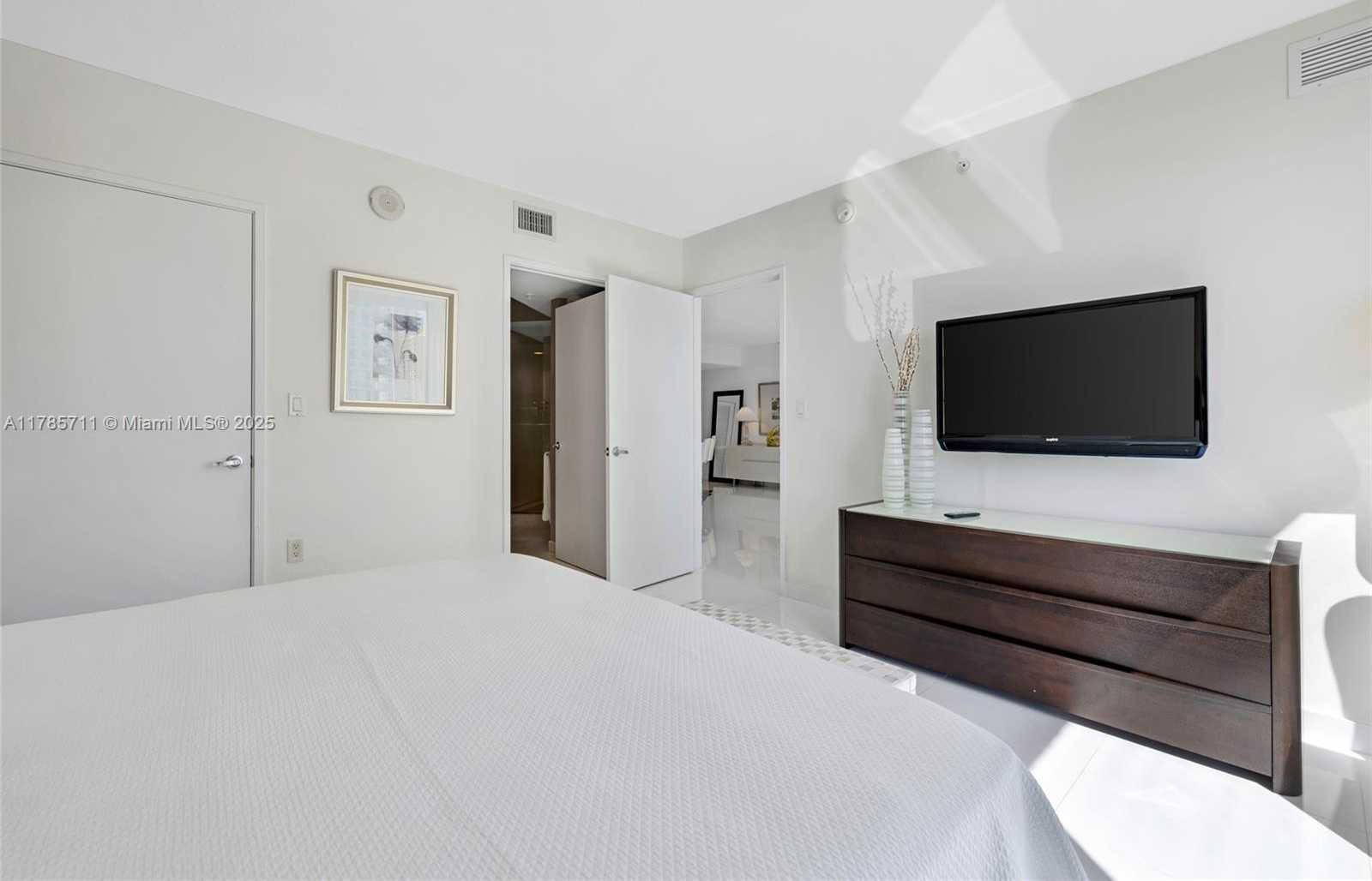 Small Image of 200 SUNNY ISLES BLVD #2-1705, Sunny Isles Beach Number 26