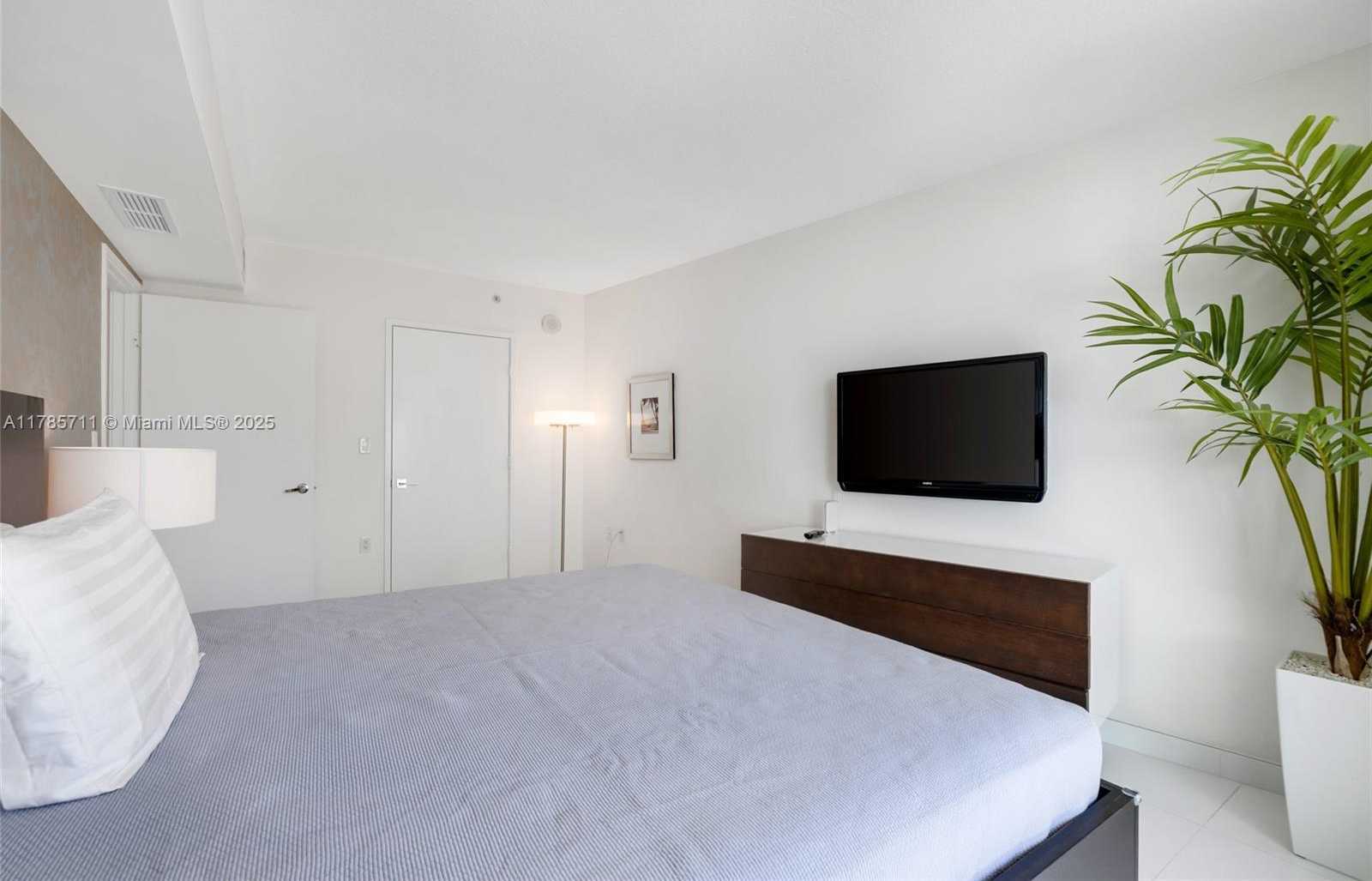 Small Image of 200 SUNNY ISLES BLVD #2-1705, Sunny Isles Beach Number 37