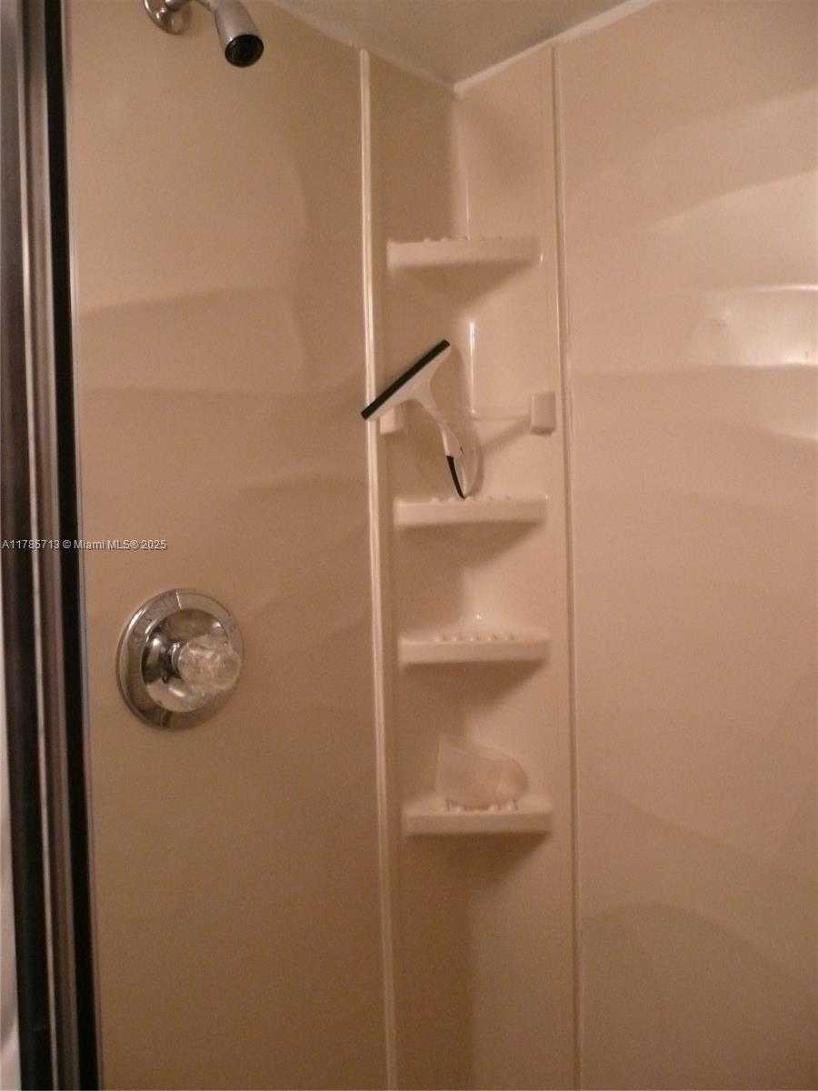 Small Image of 250 181ST DR #414, Sunny Isles Beach Number 12