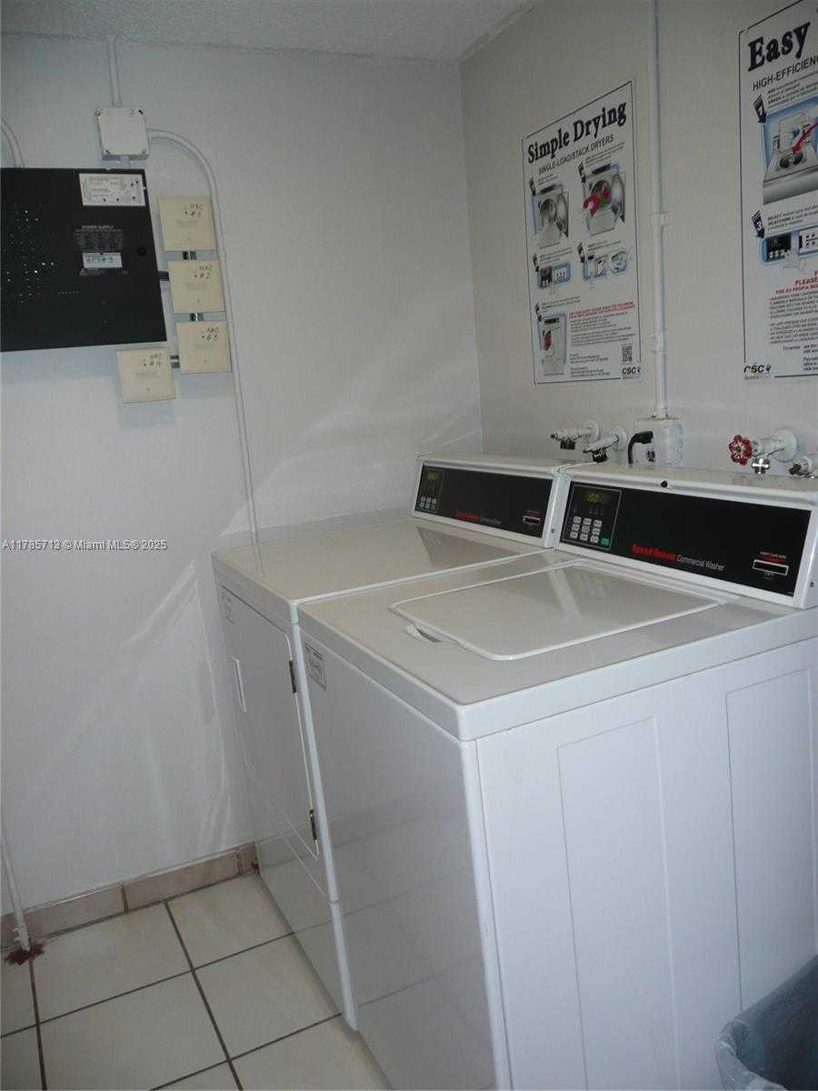 Small Image of 250 181ST DR #414, Sunny Isles Beach Number 14