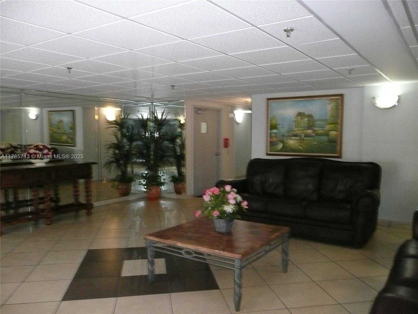 Small Image of 250 181ST DR #414, Sunny Isles Beach Number 15
