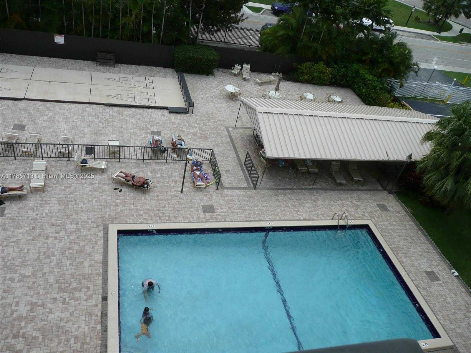 Small Image of 250 181ST DR #414, Sunny Isles Beach Number 20