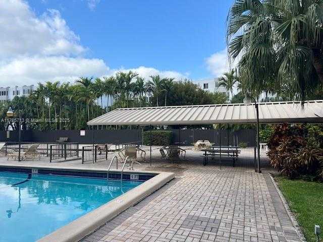 Small Image of 250 181ST DR #414, Sunny Isles Beach Number 21