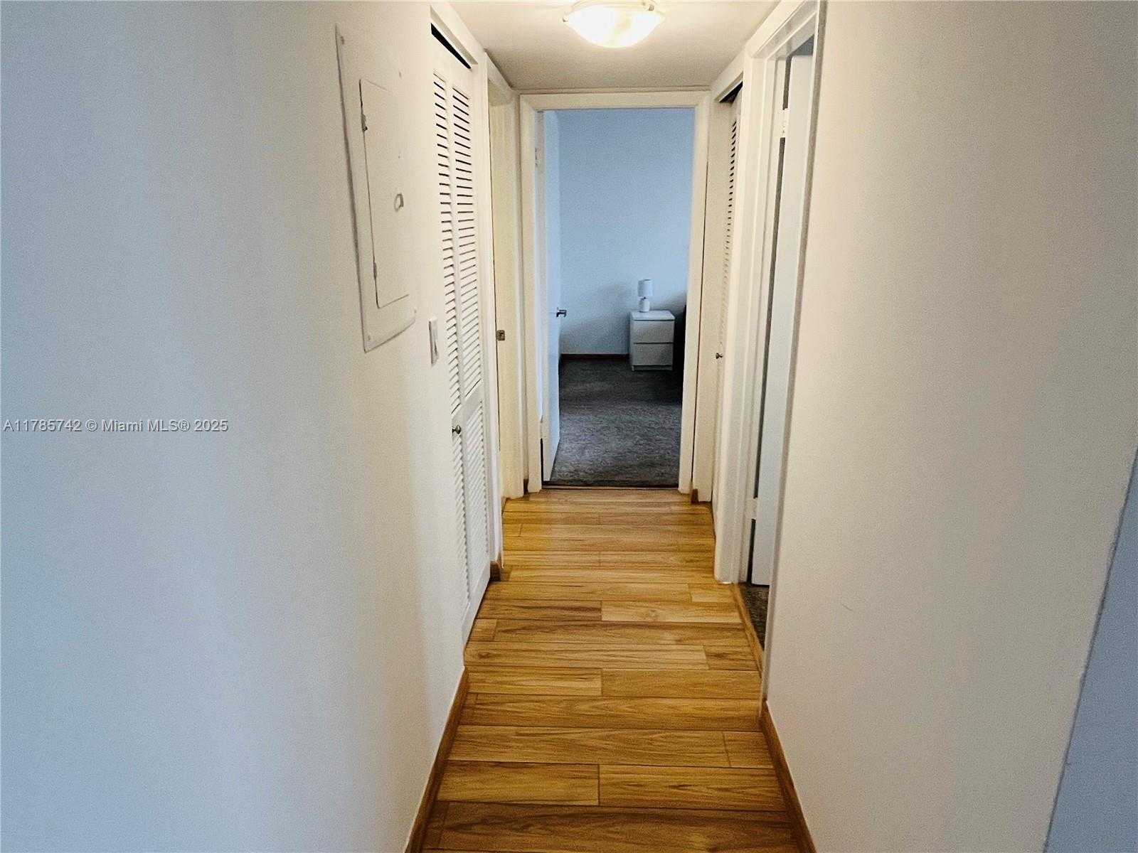 Small Image of 1450 BRICKELL BAY DR #811, Miami Number 10